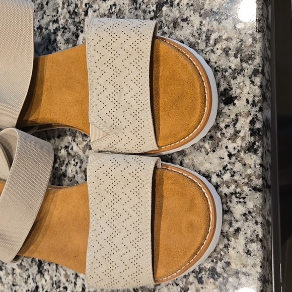 SKECHERS DESERT KISS STRAP WEDGE HOOK & LOOP CLOSURE SANDALS. SIZE 11. - Picture 6 of 11